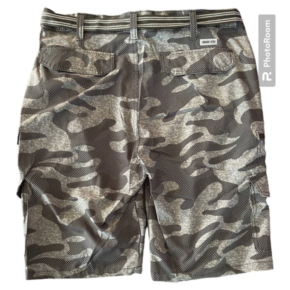 Iron Co  Belted Stretch Performance Hybrid Cargo Shorts  Gray  Camo  Size 38 - Picture 2 of 7